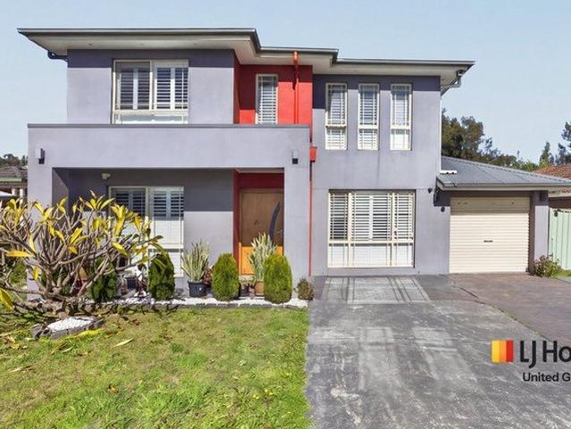Contemporary Family Living in a Prime Casula Location
