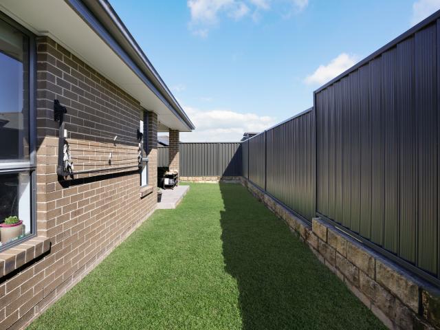 Contemporary Family Living in a Prime Emerald Hills Location