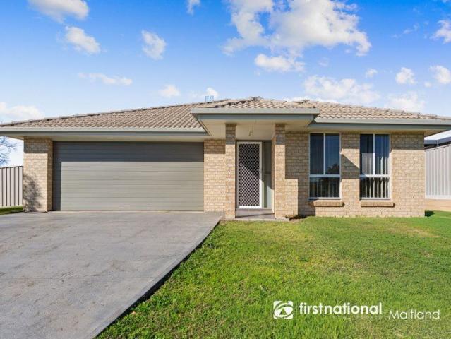Contemporary Family Living In A Prime Location