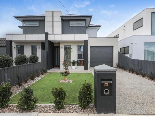 Contemporary family living in a prime location