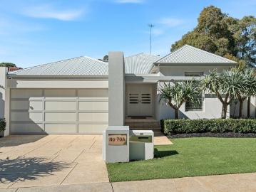 Contemporary Family Living in a Prime Wembley Downs Location