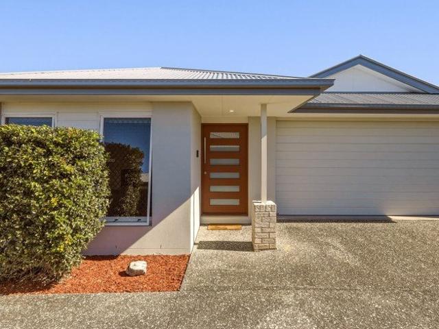 Contemporary Family Living in a Quiet Cul de Sac