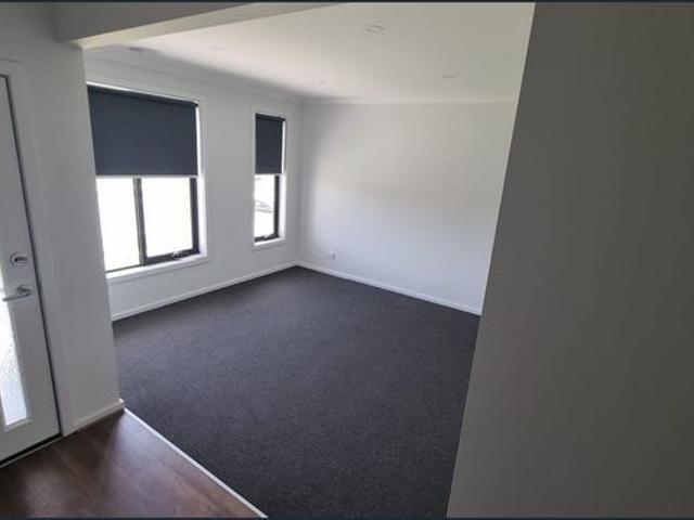 Contemporary Family Living in a Sought After Donnybrook Location