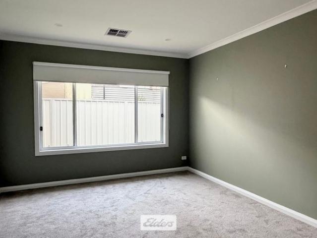 Contemporary Family Living in a Sought After Location