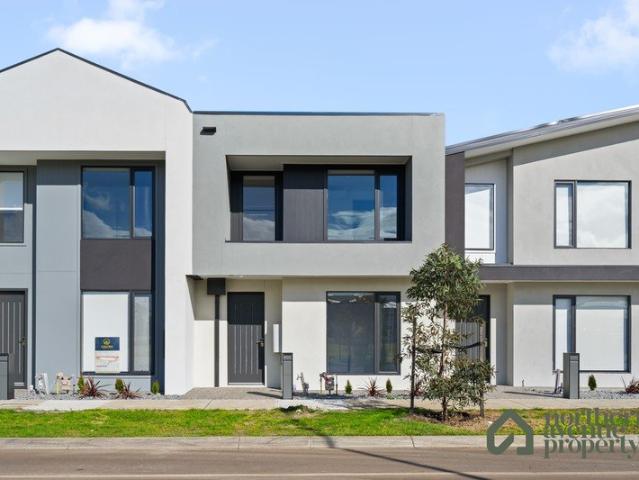 Contemporary Family Living in a Thriving Community