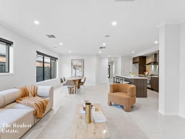 Contemporary Family Living in a Thriving Community