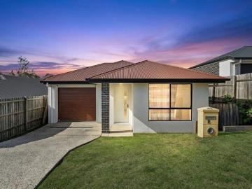 Contemporary Family Living in a Thriving Family Friendly Community