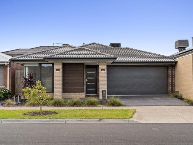 Contemporary Family Living in a Thriving Truganina Location