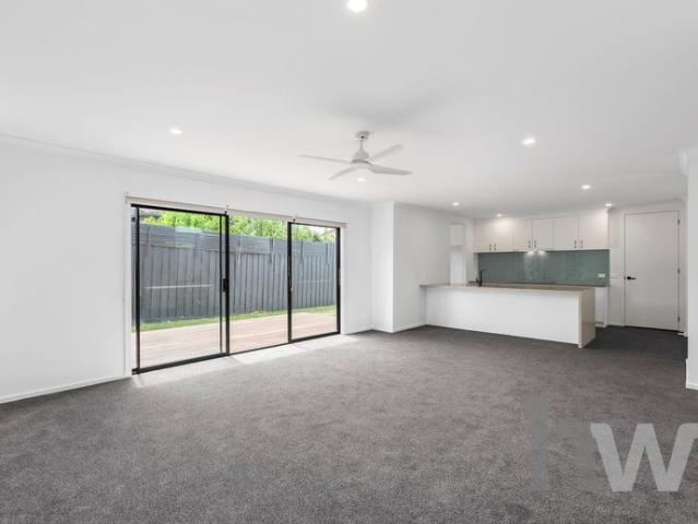 Contemporary Family Living in an Unbeatable Location