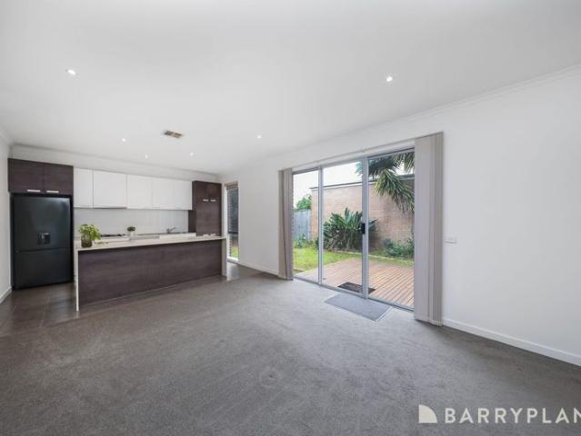 Contemporary Family Living in an Unbeatable Location