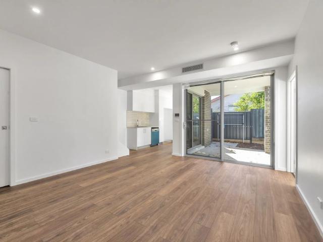 Contemporary Family Living in an Exclusive Woden Valley Setting