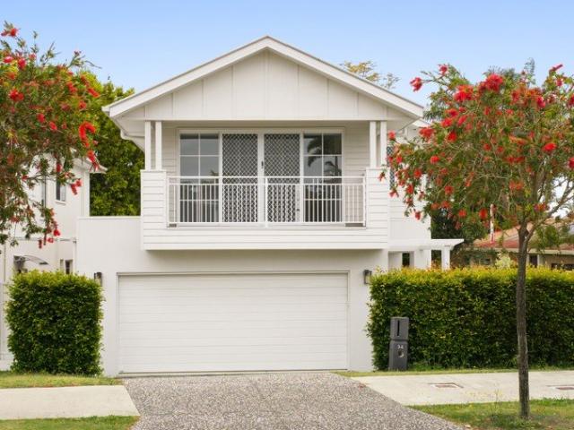 Contemporary Family Living in Central Maroochydore