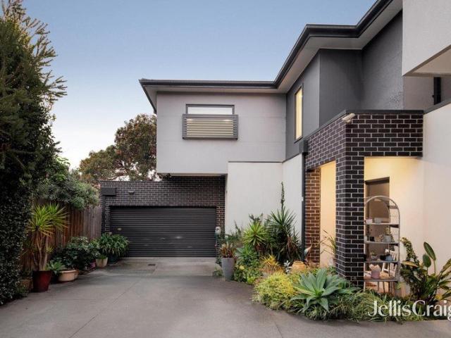 Contemporary Family Living in Convenient Locale