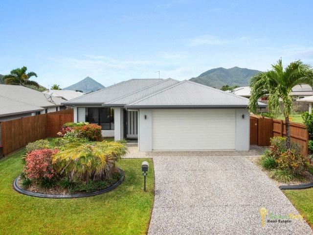 Contemporary Family Living in Mount Peter!