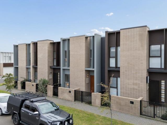 Contemporary Family Living in Prestigious Glenside