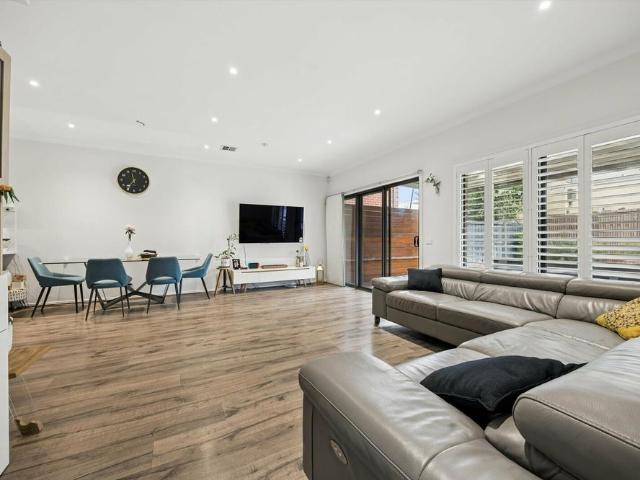Contemporary Family Living in Prime Keysborough Location