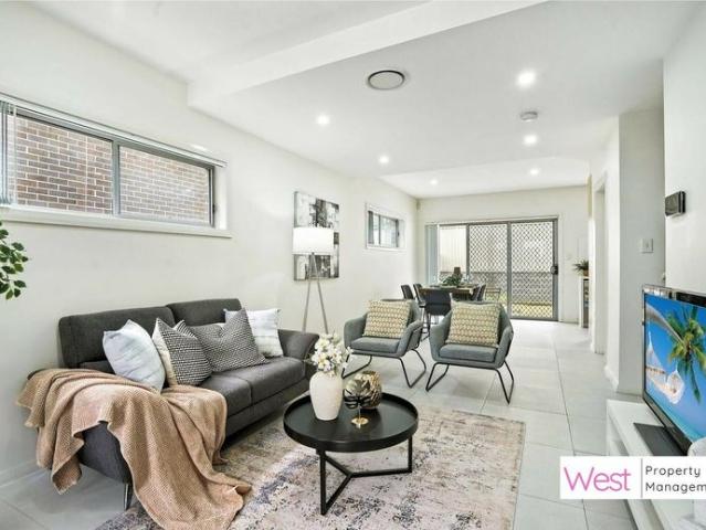 Contemporary Family Living In Prime Location