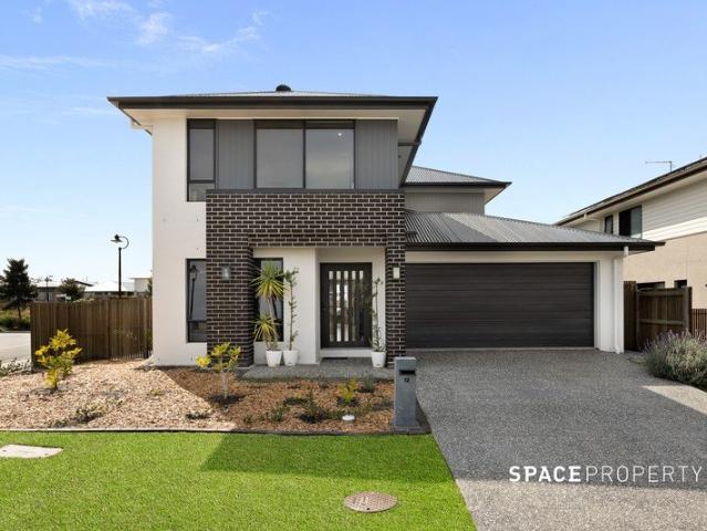 Contemporary Family Living in Sought After Everleigh Estate!
