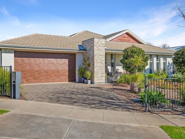 Contemporary Family Living in Springwood Estate