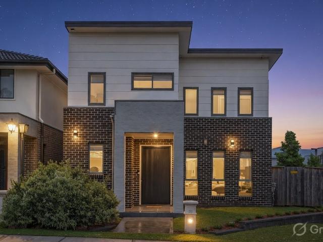 Contemporary Family Living | Light Filled Home Ready Now