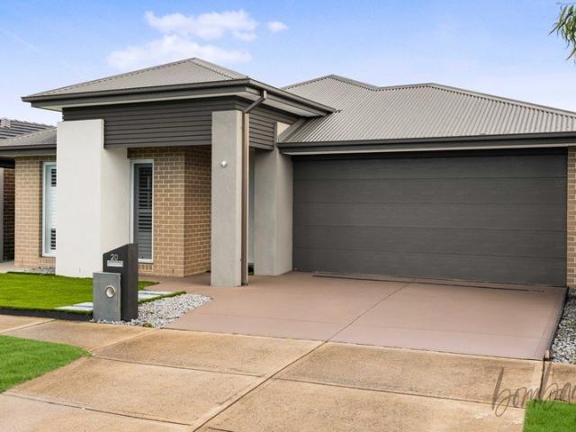 CONTEMPORARY FAMILY LIVING | MODERN COMFORT | PRIME CRAIGIEBURN LOCATION