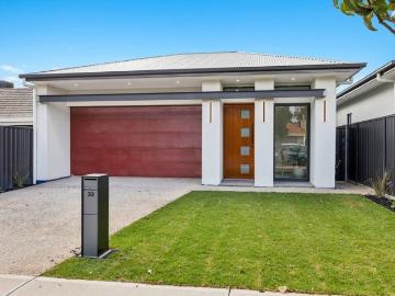 Contemporary Family Living on a Generous Torrens Title Allotment