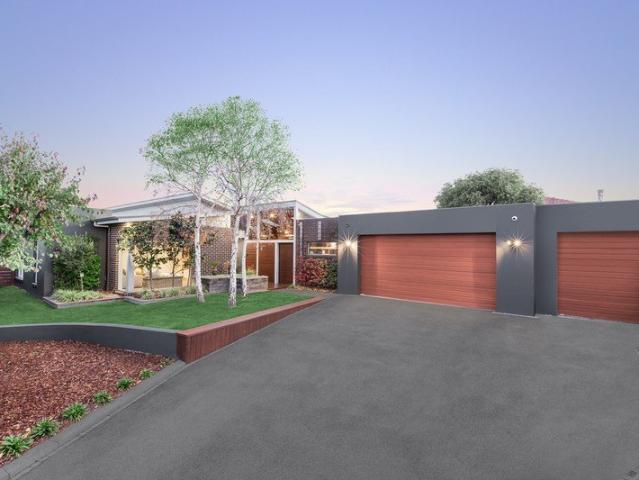 Contemporary Family Stunner