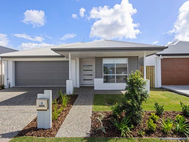 Contemporary Family Sanctuary with Seamless IndoorOutdoor Living in Lilywood