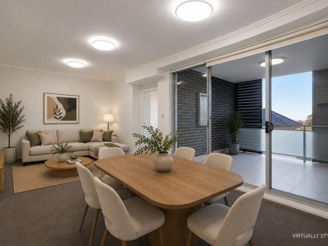 Contemporary full brick apartment of prime convenience