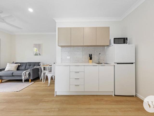 Contemporary, Fully Furnished Living in the Heart of Acacia Ridge!