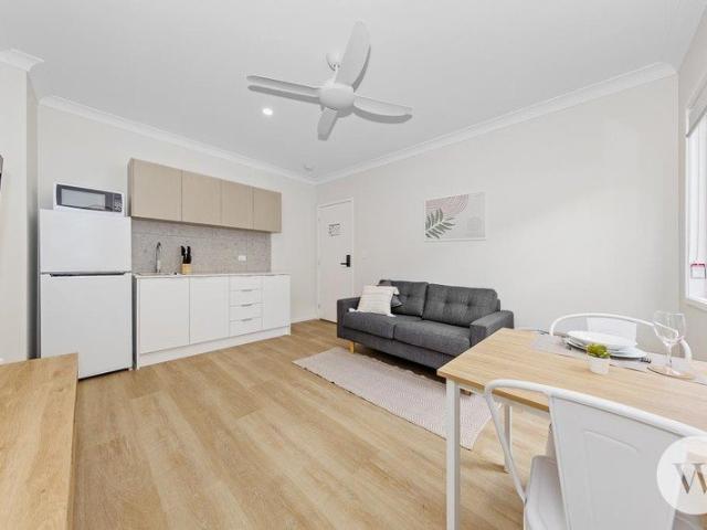 Contemporary, Fully Furnished Living in the Heart of Acacia Ridge!