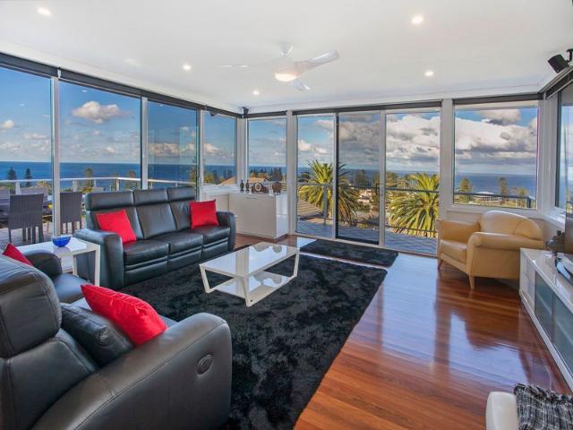 Contemporary home with panoramic views
