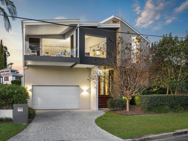 CONTEMPORARY HOME EMBRACING RIVERSIDE LIVING