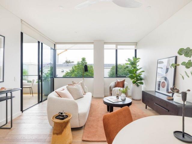 Contemporary home in 'The Union' with panoramic views