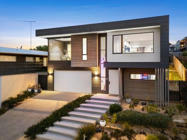 CONTEMPORARY HAVEN FOR MODERN FAMILY LIVING