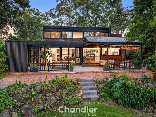 Contemporary Hills Living with Style, Space & Exceptional Entertaining