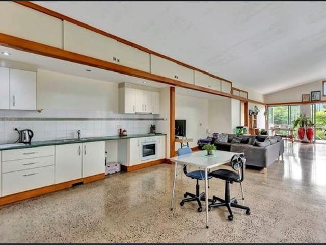 Contemporary Hinterland Living