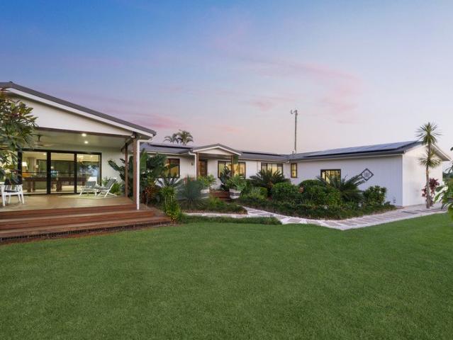 Contemporary hinterland retreat with magnificent ocean views