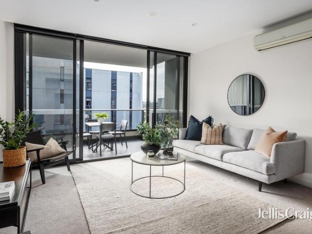 Contemporary north facing inner city living
