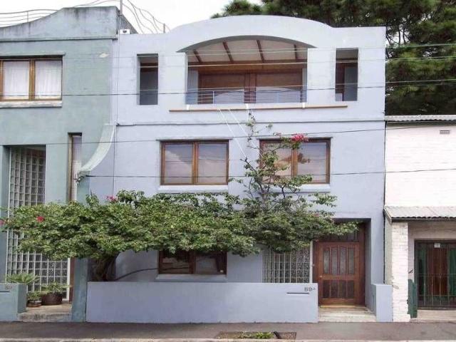 Contemporary Inner City Living At It's Best
