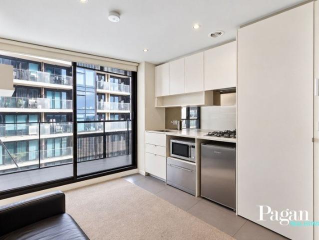 Contemporary Inner City Living in a Prime Melbourne Location