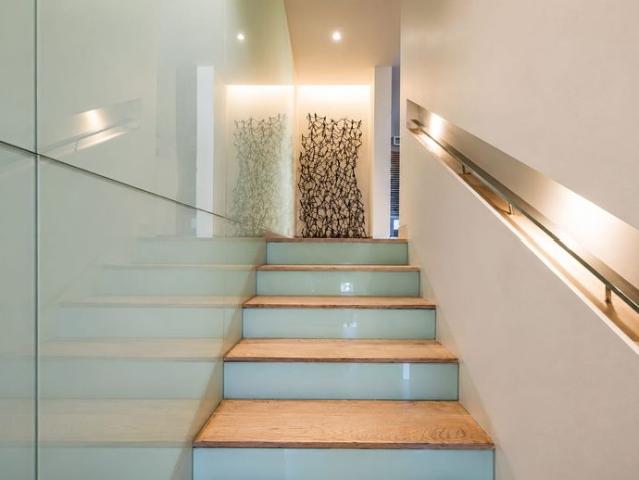 Contemporary inner city living on iconic Swan Street