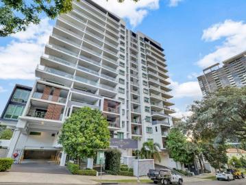 Contemporary Inner City Living with Space, Style & Convenience
