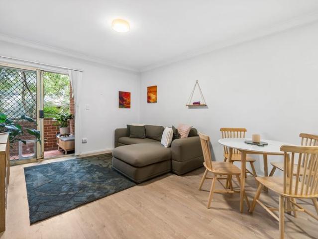Contemporary One Bedroom Apartment in Heart of Willoughby