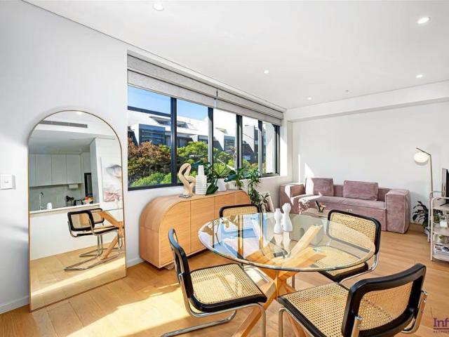 Contemporary One Bedroom Apartment in the Heart of Erskineville