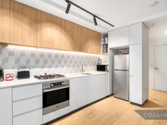 Contemporary One Bedroom Apartment with Study Nook in a Prime Fitzroy North Lifestyle Location