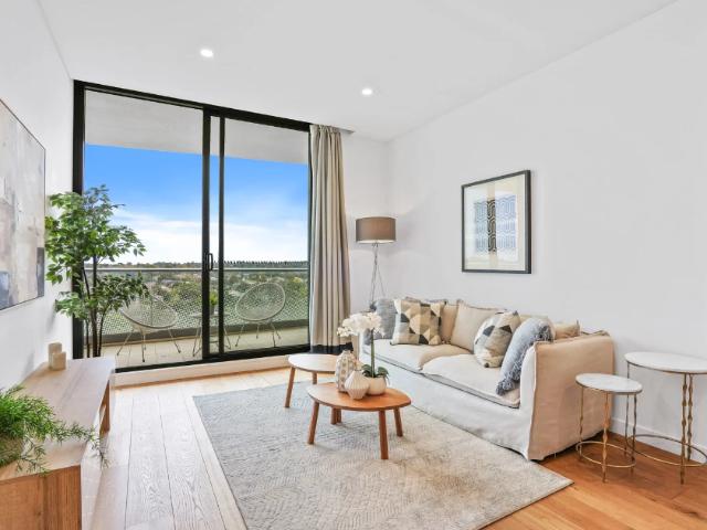 Contemporary One Bedroom Apartment with Parking in the Heart of Epping