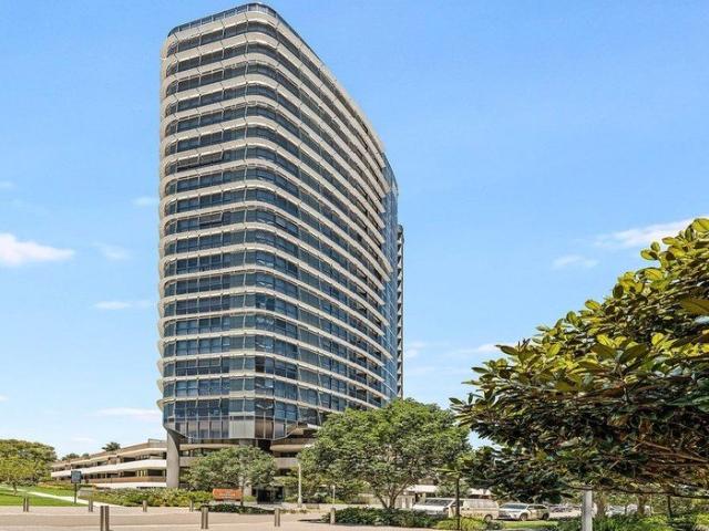 Contemporary One Bedroom Apartment with Resort Style Facilities