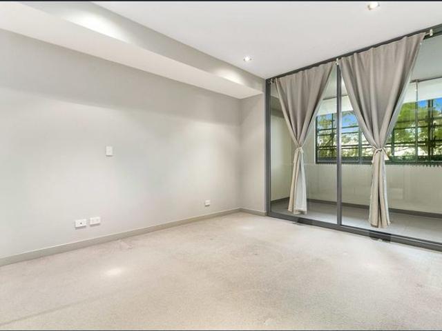 Contemporary One Bedroom Living in a Prime Lindfield Location