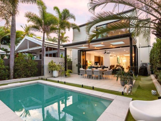 Contemporary Oasis by the Beach